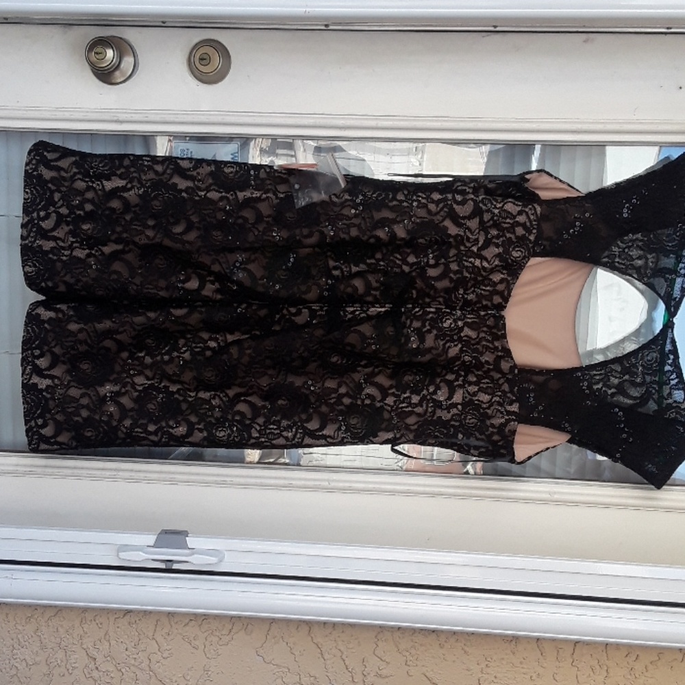 Cloths - Picture 2 of 2